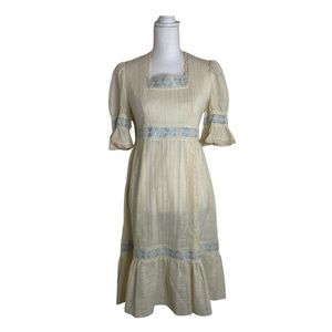 Vintage 1970s Prairie Cottagecore Dress